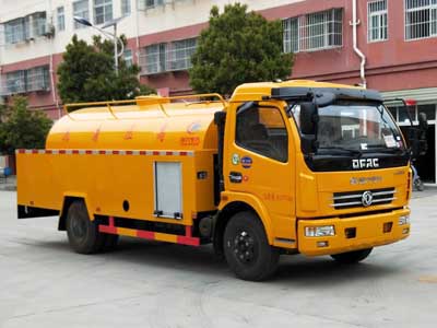 程力威牌CLW5082GQXD5型清洗车